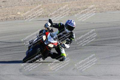 media/Jan-08-2022-SoCal Trackdays (Sat) [[1ec2777125]]/Turn 10 (2pm)/